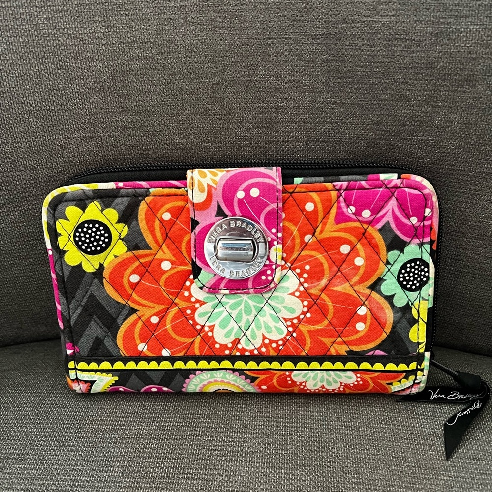 Vera Bradley “Ziggy Zinnia” Turnlock Wallet